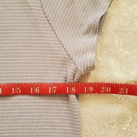 Fashion Nova cropped tee size 1X striped butterfly babe baby tee embroidered - Picture 5 of 7